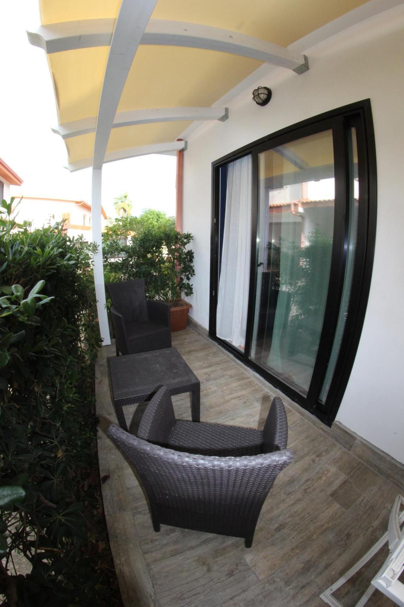Residence Hotel La Taverna Capo Vaticano Exterior foto